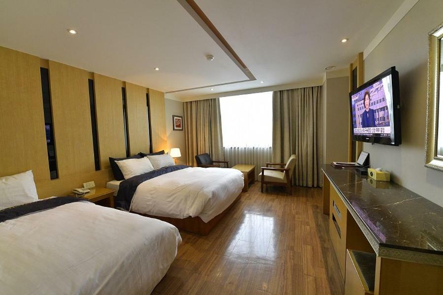 Lake Tourist Hotel Seoul Bagian luar foto